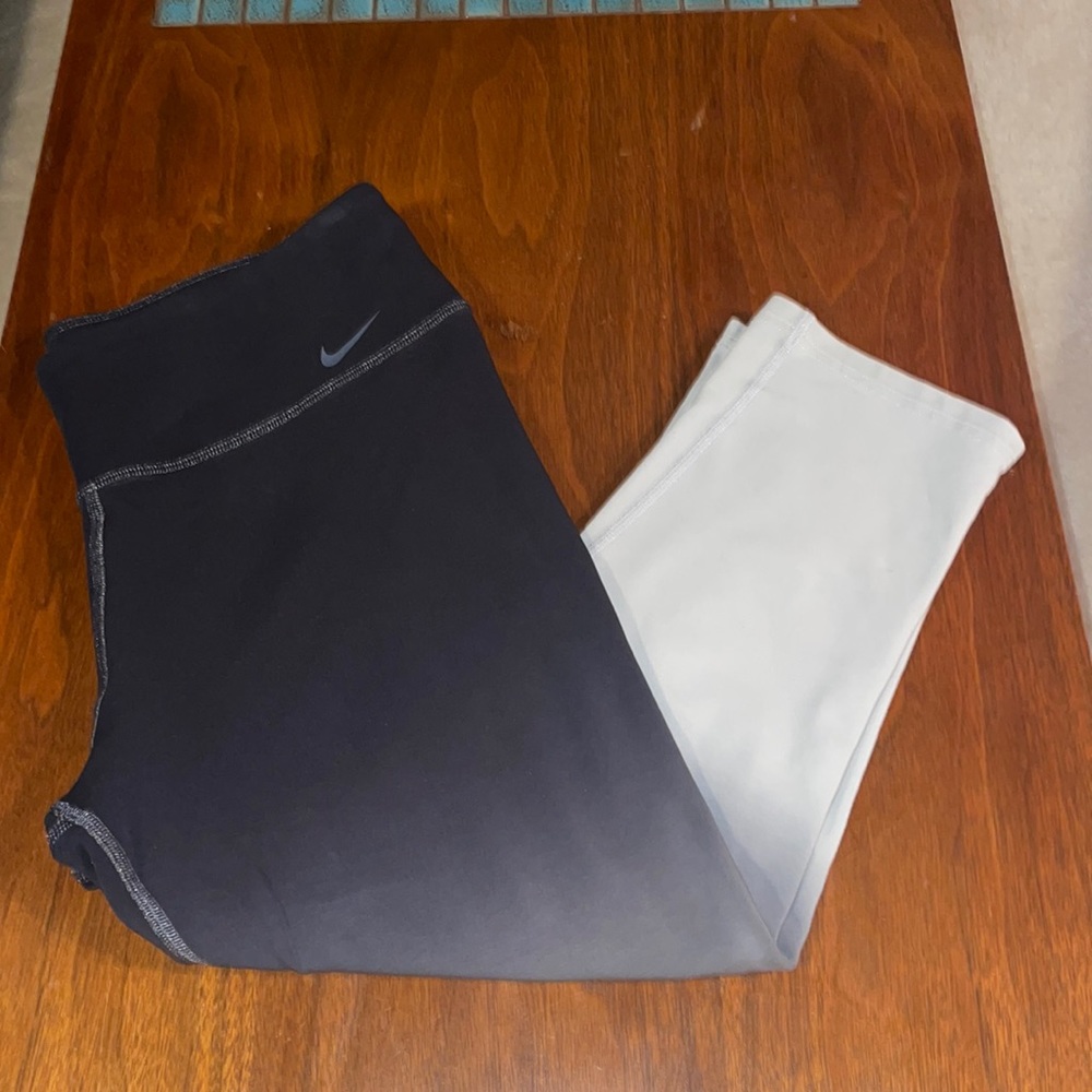 EUC Nike ombré 3/4 capri